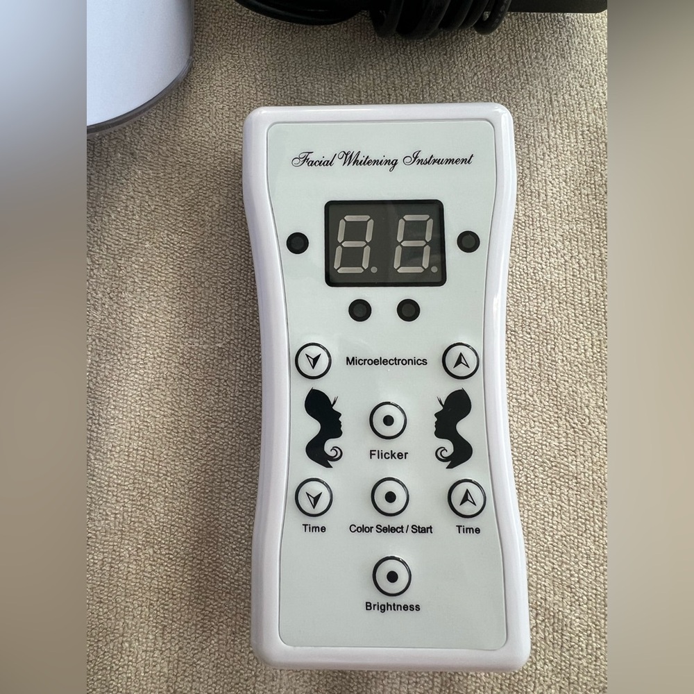 White LED Beauty Mask - Picture 3 of 12